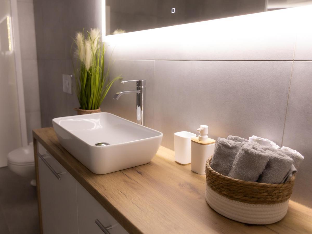 Apartament Pod Lasem Daire Oldrzychowice Klodzkie Dış mekan fotoğraf