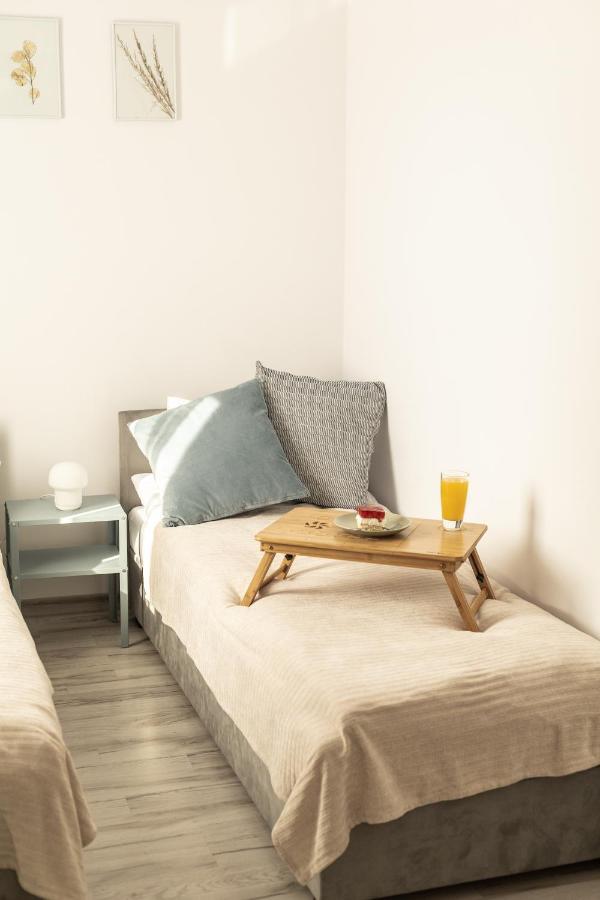 Apartament Pod Lasem Daire Oldrzychowice Klodzkie Dış mekan fotoğraf